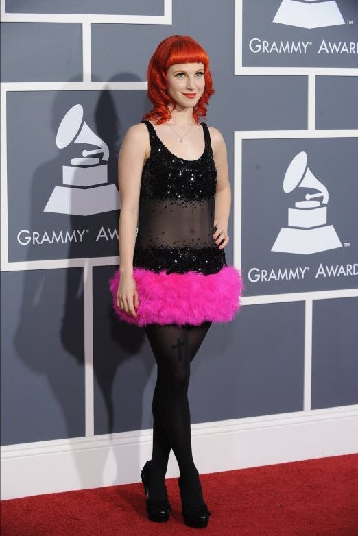 Hayley Williams chẳng khác nào diễn viên vũ balê cổ điển xuất hiện tại Lễ trao giải Grammy năm 2011. Kiểu trang phục này bị đánh giá không bình thường